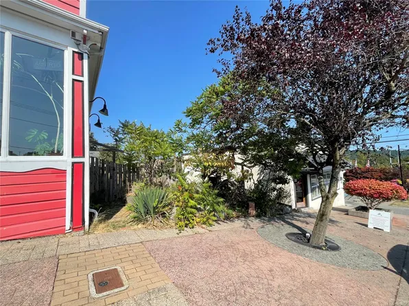 16 Roberts St, Ladysmith, BC V9G 1A7