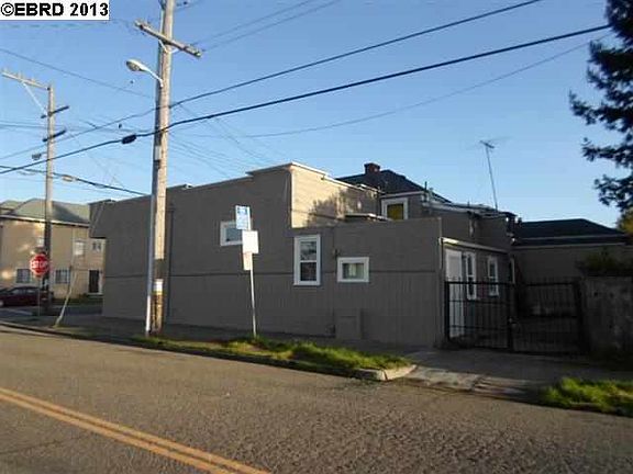 3rd image of 2828 McGee Ave