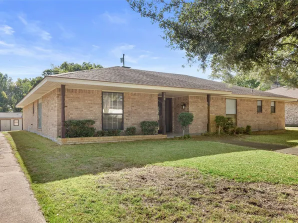 608 Terrace Dr, Desoto, TX 75115