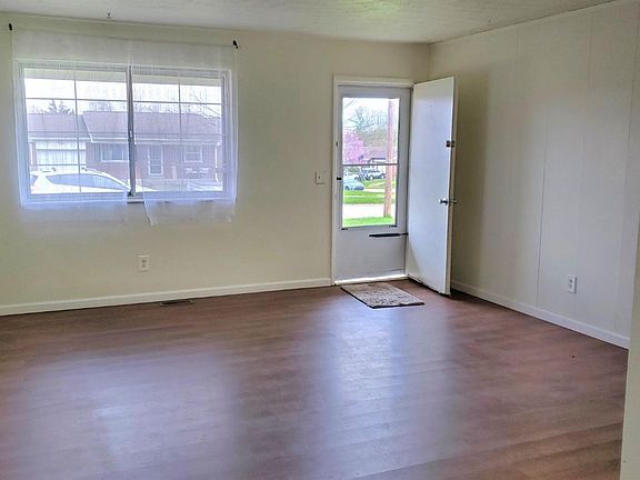3rd image of 11423 Gravenhurst Dr