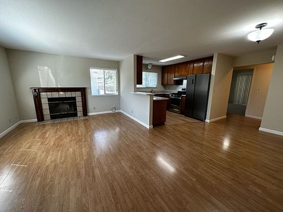 2nd image of 435 Kelsey Ct