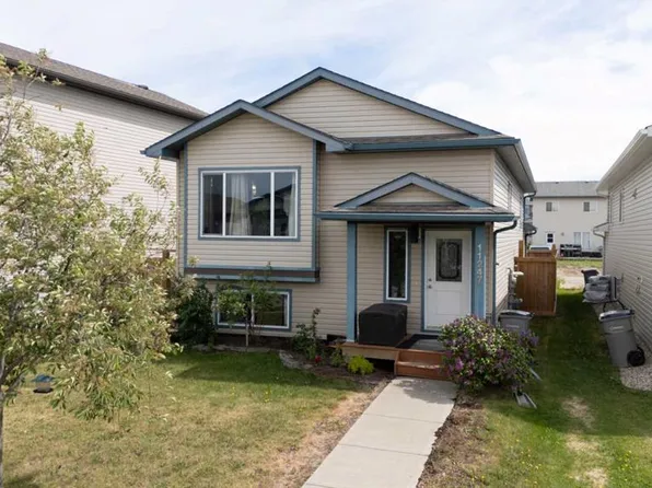 11247 N 75a Ave, Grande Prairie, AB T8W 0C3