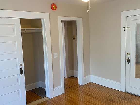 4th image of 2201 Aldrich Ave S #5