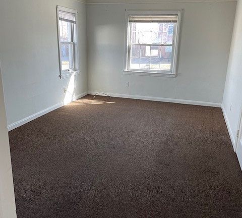 5th image of 6118 Ridge Rd