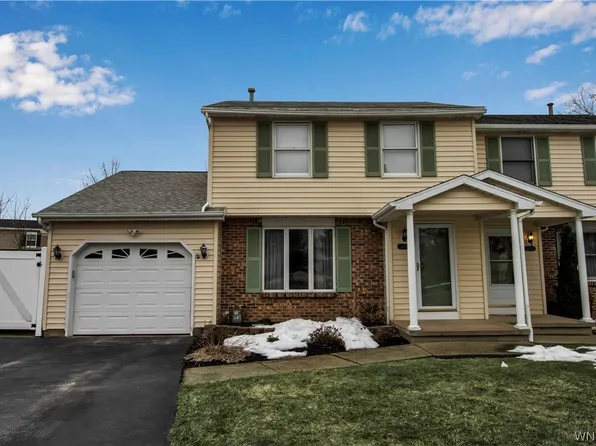 4287 Twilight Ln, Hamburg, NY 14075