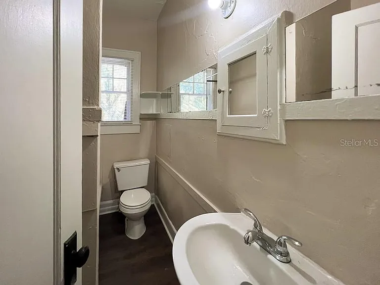 318 NE 2nd Ave #5 — Photo 13