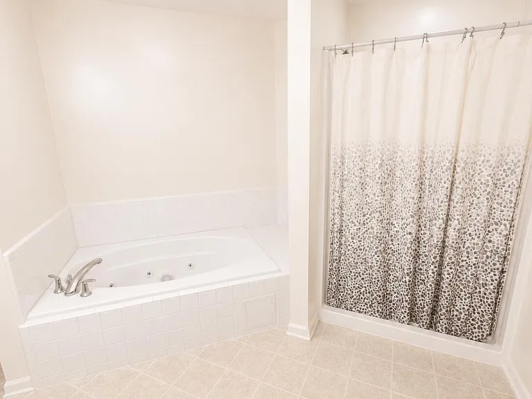 2235 Locksley Woods Dr #E — Photo 19