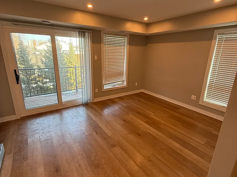 689 Churchill Ave N #204 — Photo 22