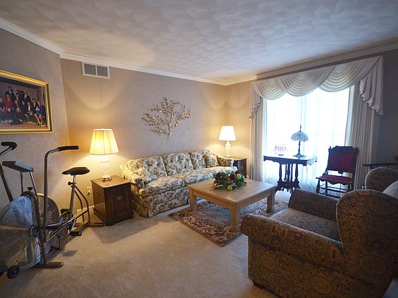 Formal Living Room or Office