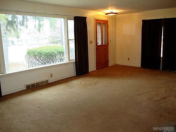 4th image of 6327 Lake Ave