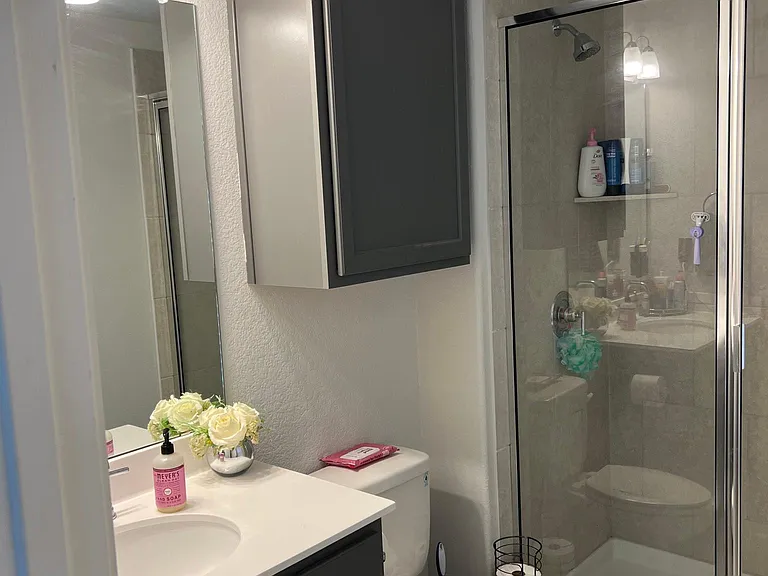 Bright master bath with large walkin shower