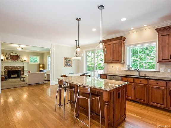 3rd image of 55 Red Hill Dr