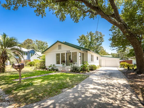 204 Hillandale Ave, Ocean Springs, MS 39564