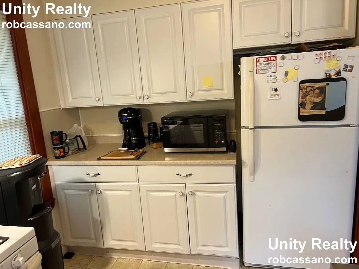 1 bed, 1.0 bath, $2,400 — Photo 3