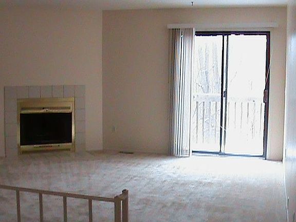 Living room 18X15 entry