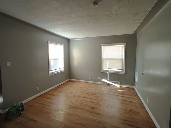 2nd image of 19354 Harlow St
