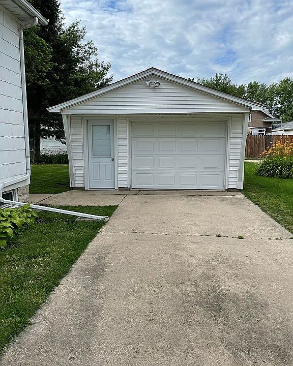 2nd image of 2523 6th St