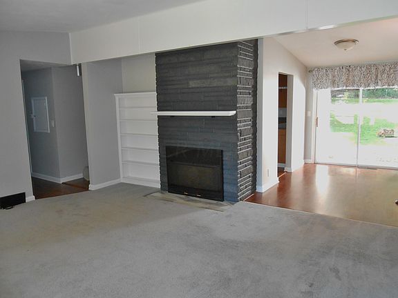 5th image of 64 Poole Dr