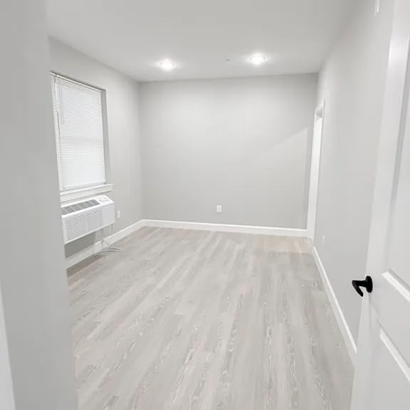 168-170 Fair St #4 — Photo 7