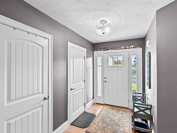 5th image of 2 Country Club Ln #2