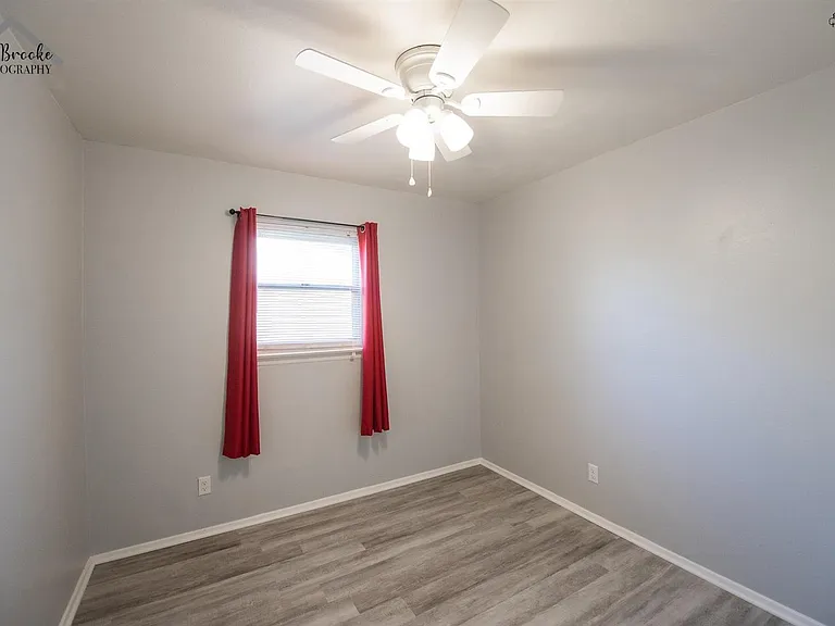 1020 W Cornelia Ave — Photo 26