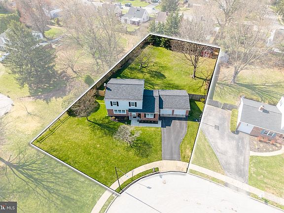 2nd image of 1900 Davis Dr