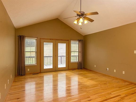 4th image of 2321 Covington Dr