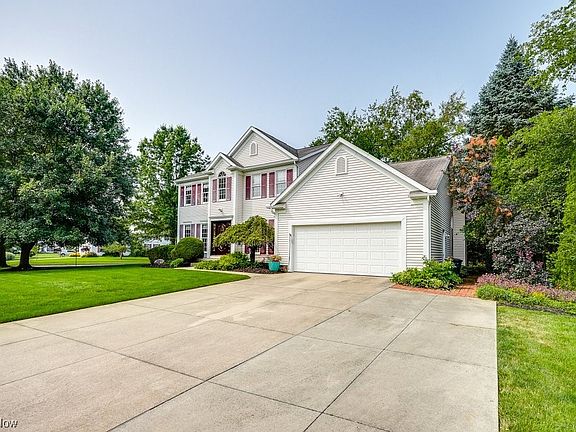 3rd image of 3782 Hillbrook Dr