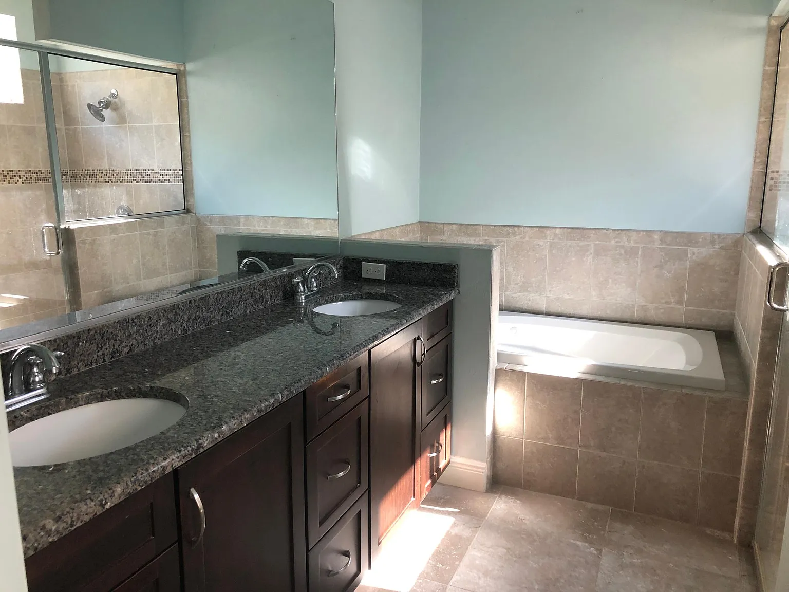 3 bed, 1620 sqft, $2,300 — Photo 4