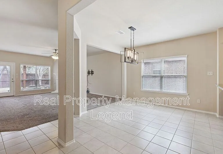 812 Gray Fox Dr — Photo 6