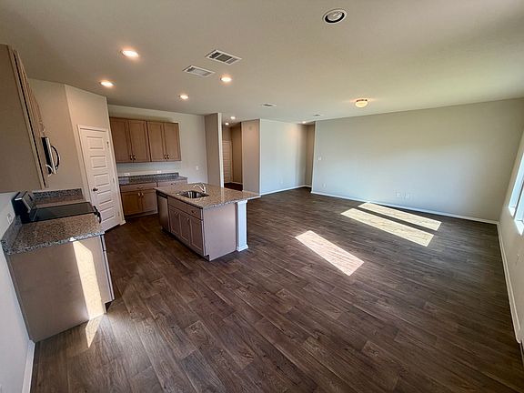 3rd image of 117 Rocky View Ln