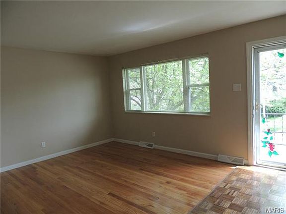 2nd image of 6941 Magnolia Ave