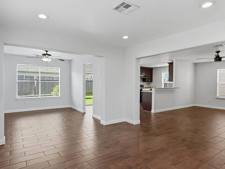 11710 Fossil Rock Ln — Photo 13