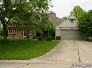 27454 Bridle Hills Ct, Farmington Hills, MI 48336