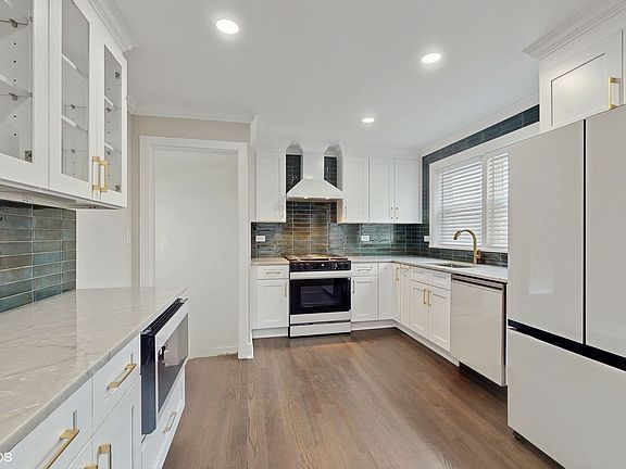 5th image of 1632 Portsmouth Ave