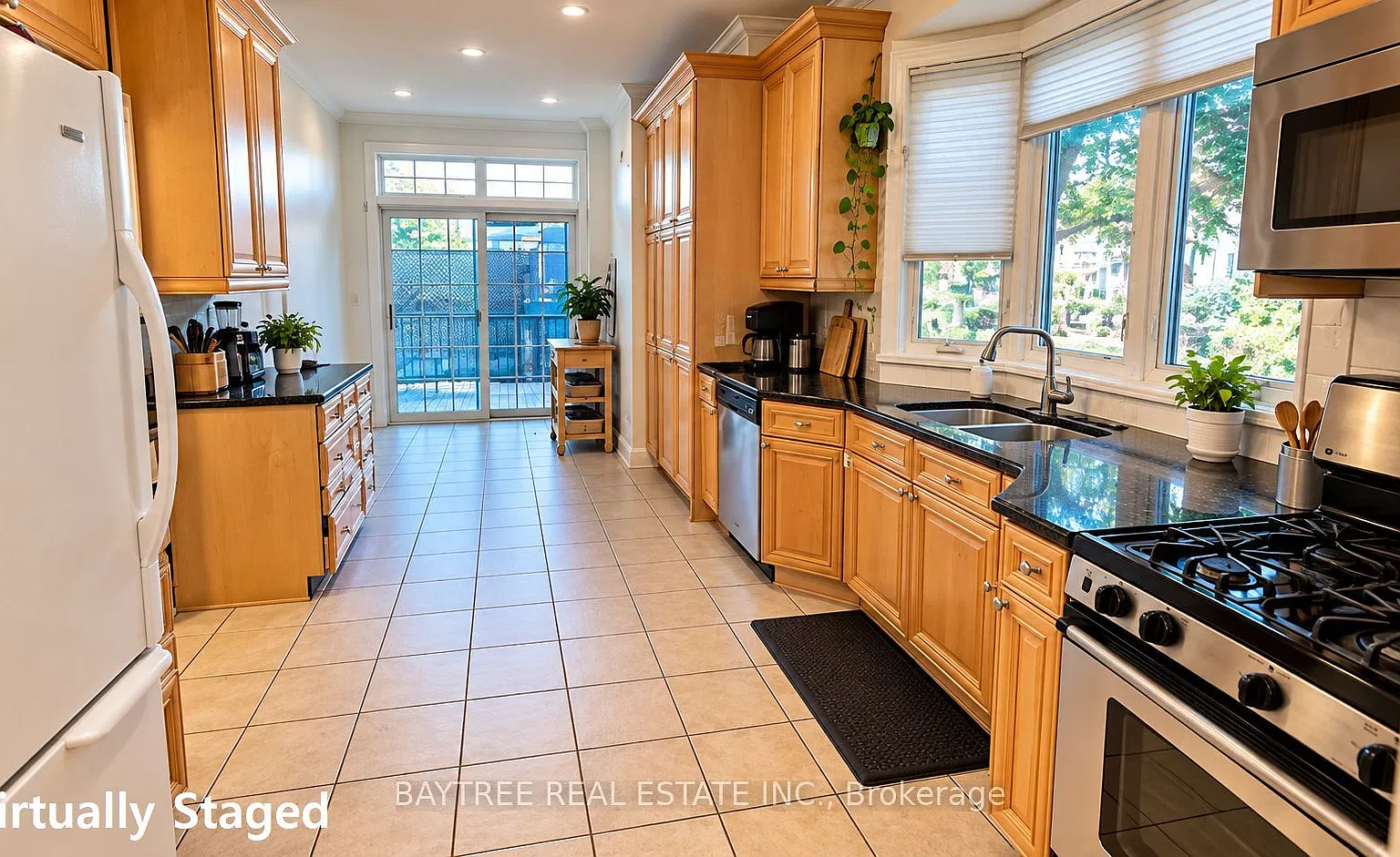 6 bed, $5,200 — Photo 2