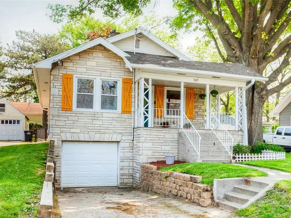 1615 E 32nd St, Des Moines, IA 50317