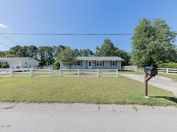 3rd image of 69 Sanders Drive