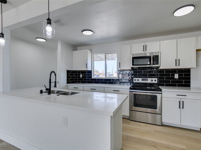 1225 Arrowhead Ave, Las Vegas, NV, 89106