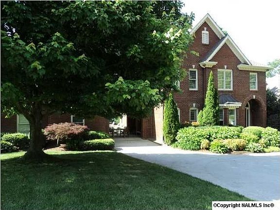 3rd image of 2919 Hampton Cove Way SE