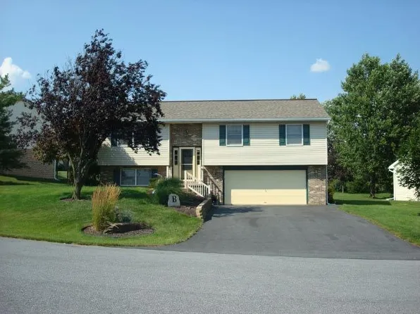 102 E Manor Dr, Lititz, PA 17543