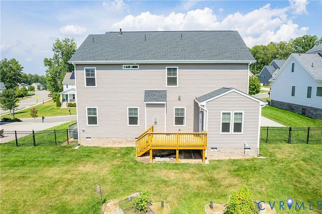 3 bed, 2.5 bath, 2589 sqft, $2,899 — Photo 3