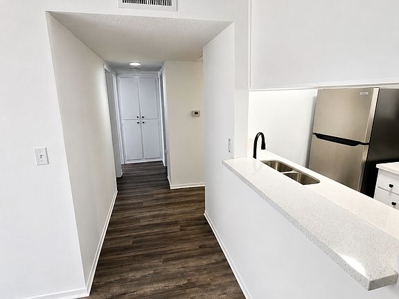 5th image of 5531 Corteen Pl APT 104