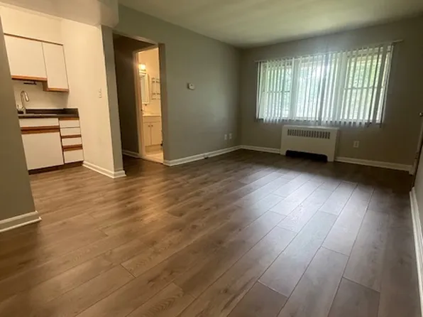 2804 Coolidge Hwy APT 8, Royal Oak, MI 48073