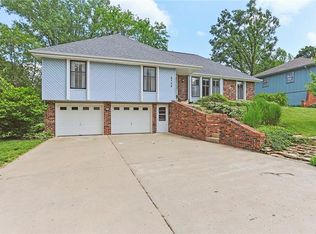 6709 N Garfield Ave, Gladstone, MO 64118
