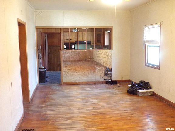 3rd image of 535 S Halliday Ave