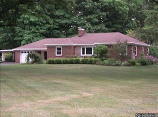 7377 Beechcrest Dr, Ashtabula, OH 44004