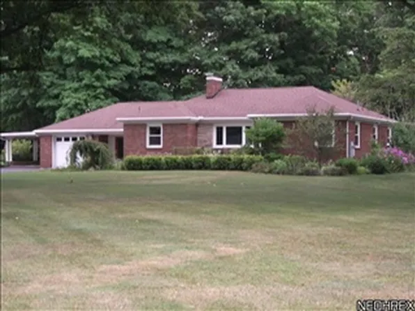7377 Beechcrest Dr, Ashtabula, OH 44004