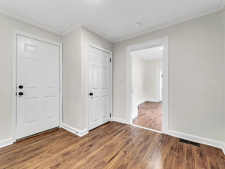 1320 W Friendly Ave — Photo 22