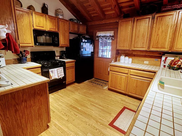 13272 Roundhill Dr — Photo 7